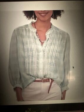 Women’s Sundance Light Blue Gingham Pintuck Button-Front Blouse, size Large